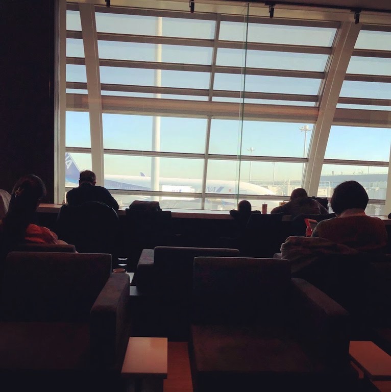 Haneda lounge 1